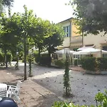 Nettuno مارينا دي بييتراسانْت
