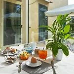 Nettuno مارينا دي بييتراسانْت