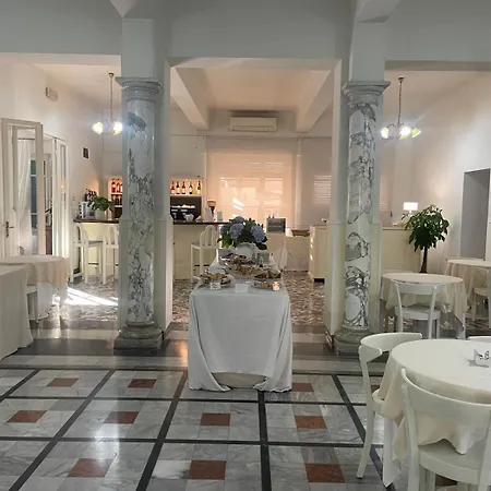 Nettuno 3* 마리아나디피에트라산타