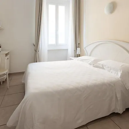 Nettuno Hotel 3*